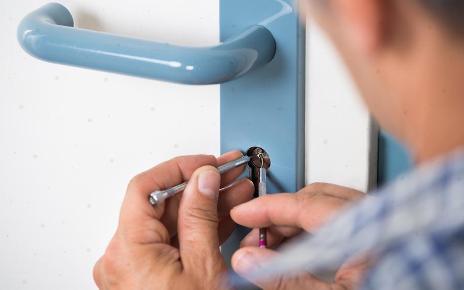 artisans serrurier Istres
